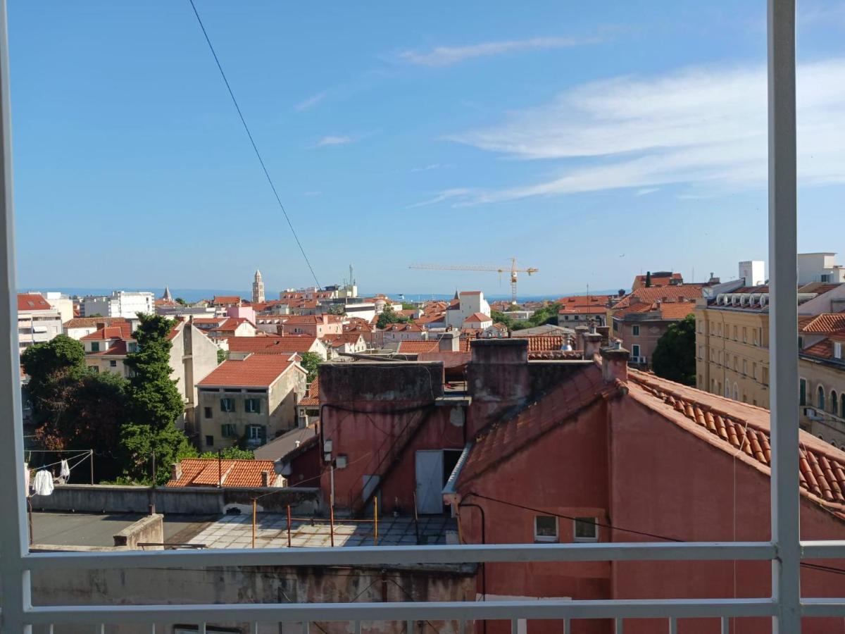 Room With Private Toilet And Balcony In City Center In Shared Apartment Split Exterior foto