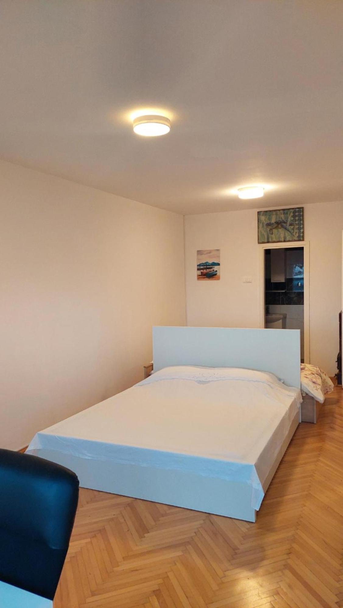 Room With Private Toilet And Balcony In City Center In Shared Apartment Split Exterior foto
