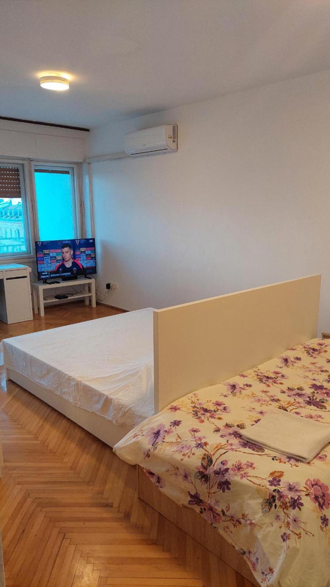 Room With Private Toilet And Balcony In City Center In Shared Apartment Split Exterior foto